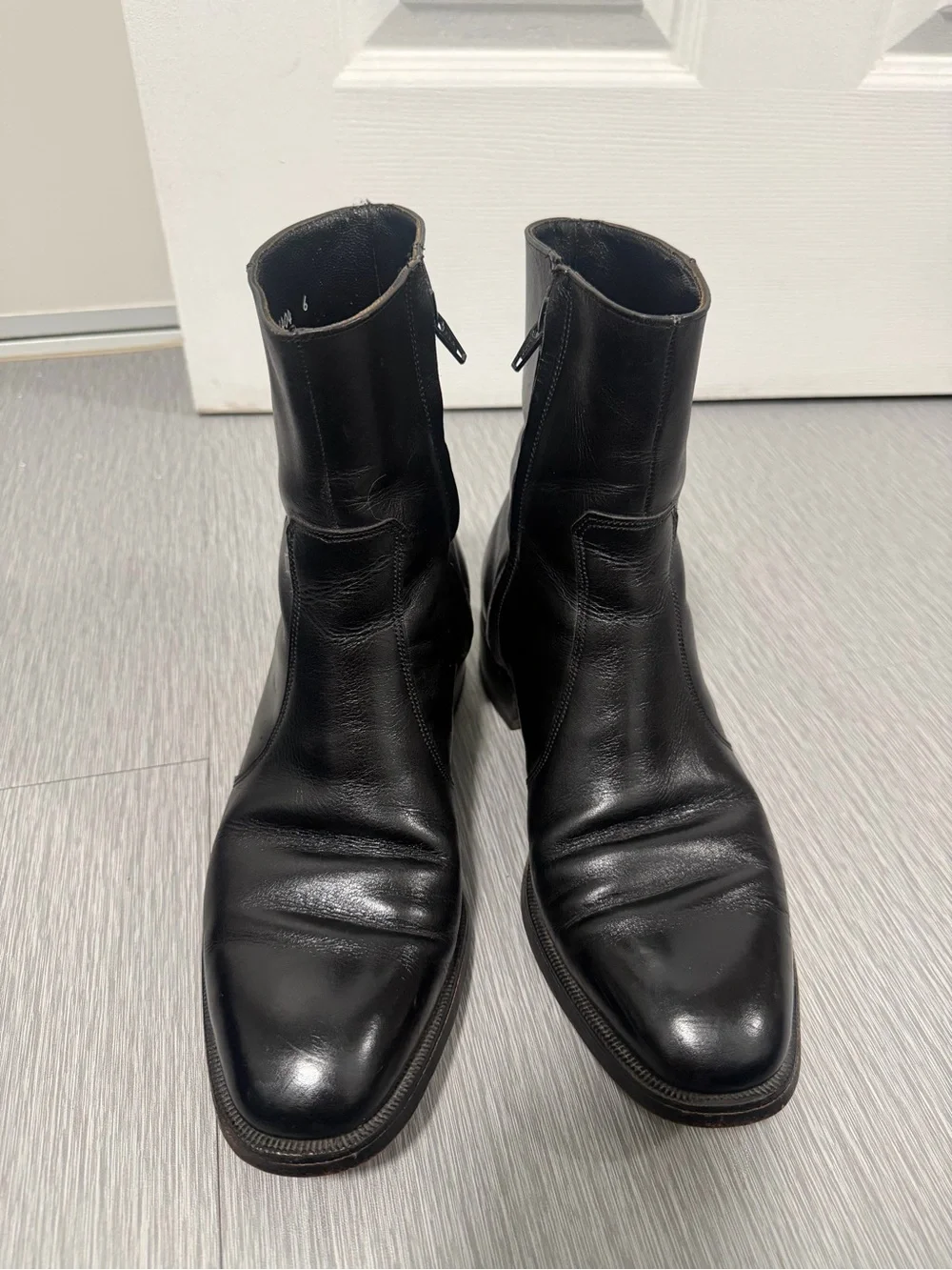 Vintage Florsheim Men’s 8D Black Leather Side Zip Ankle Beatle Boots 711404